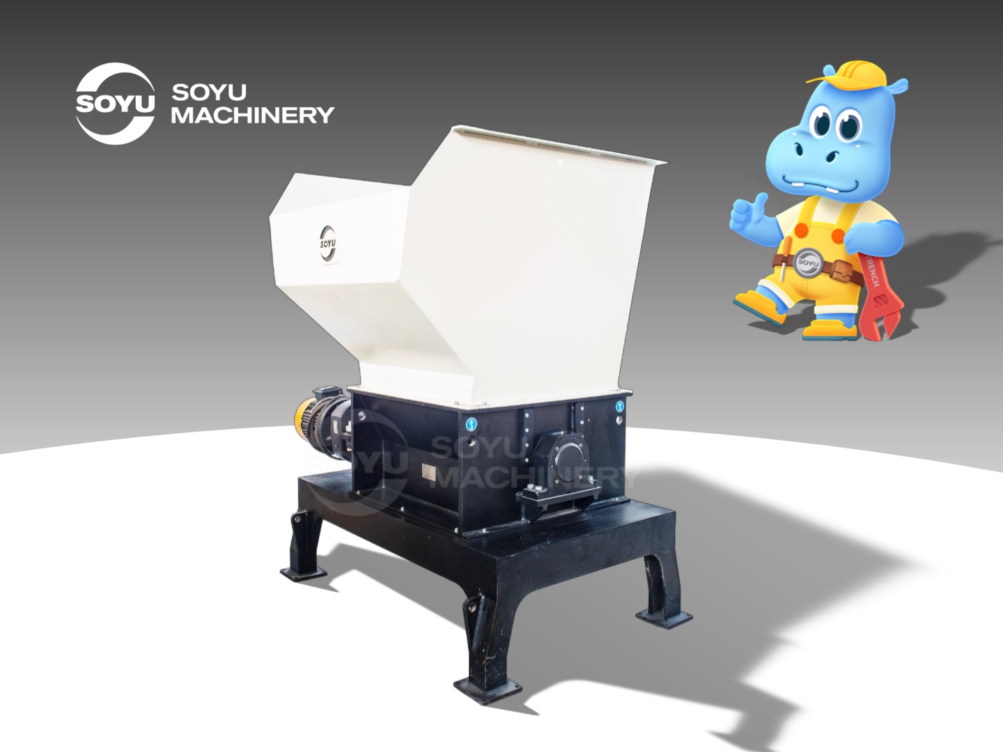 Four-shaft shredder configuration for multi-material recycling