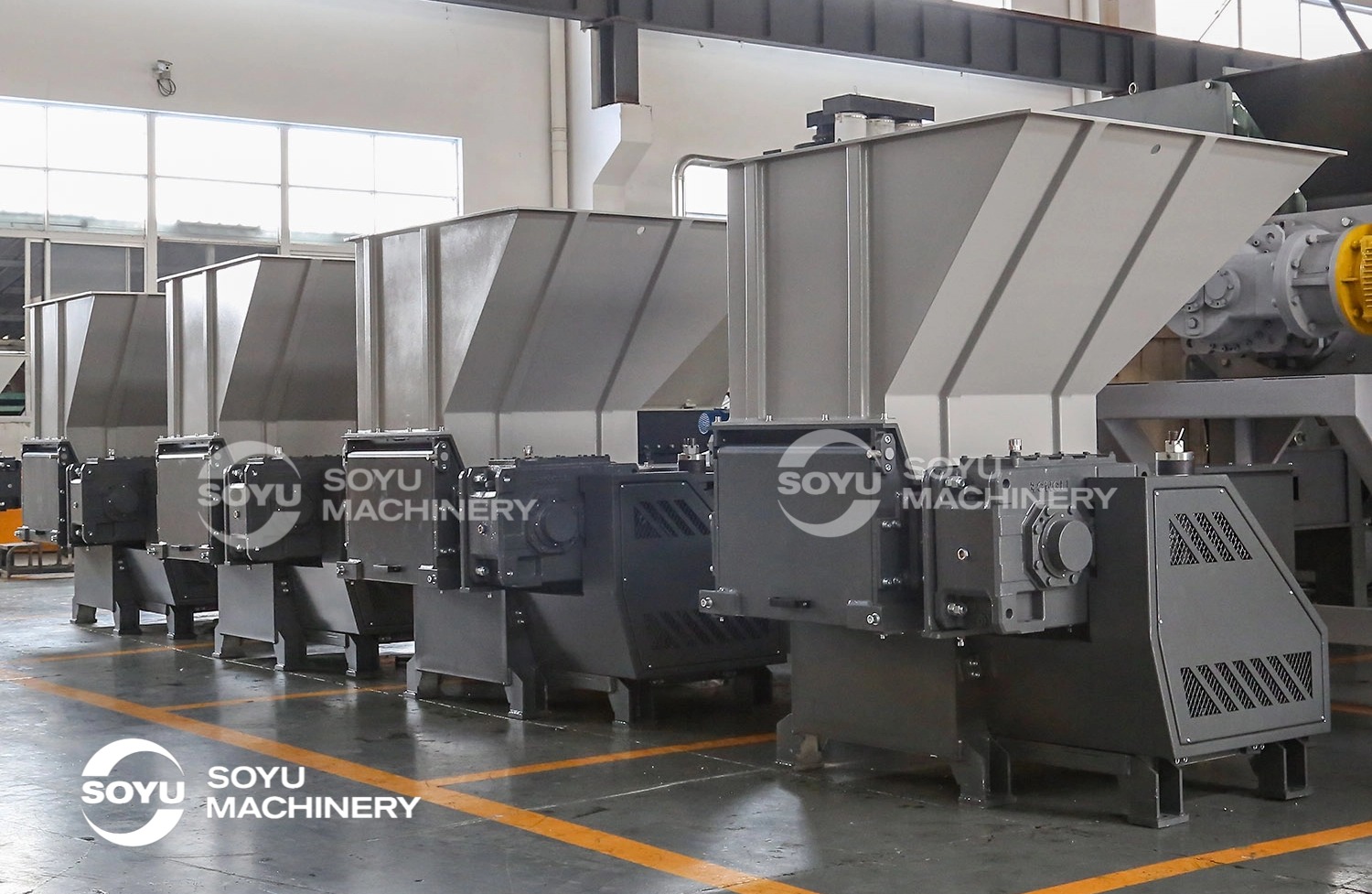 Single shaft shredder installation in Italy