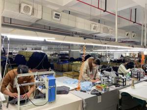 Label pressing machine