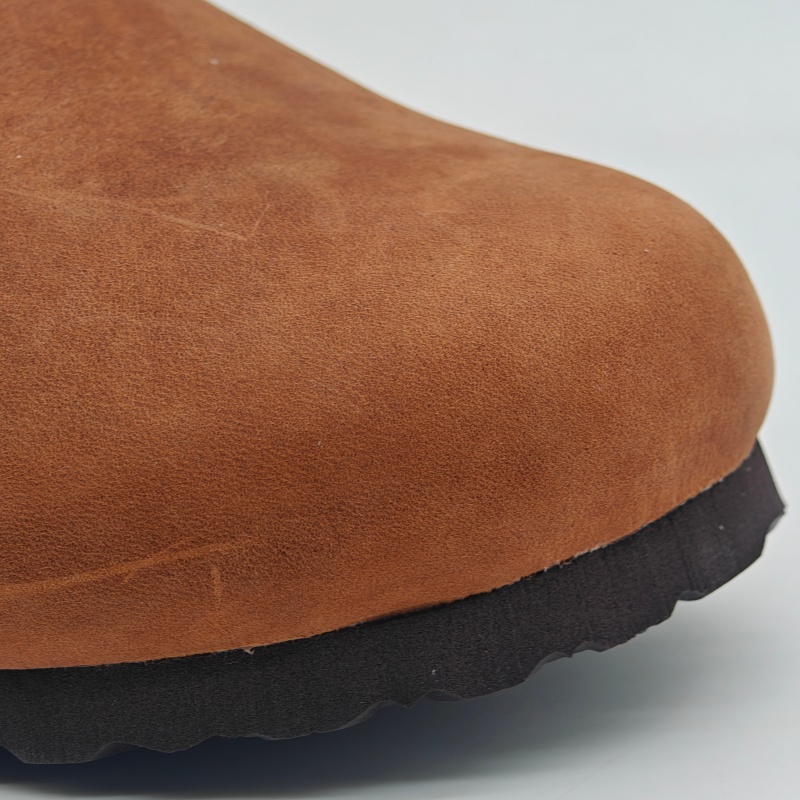 Reinforced rounded toe box for extra space - detail