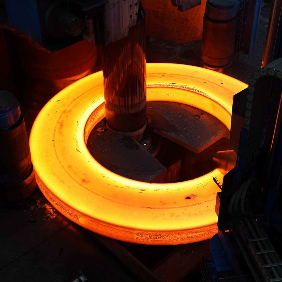 Large seamless rolled ring for industrial machinery