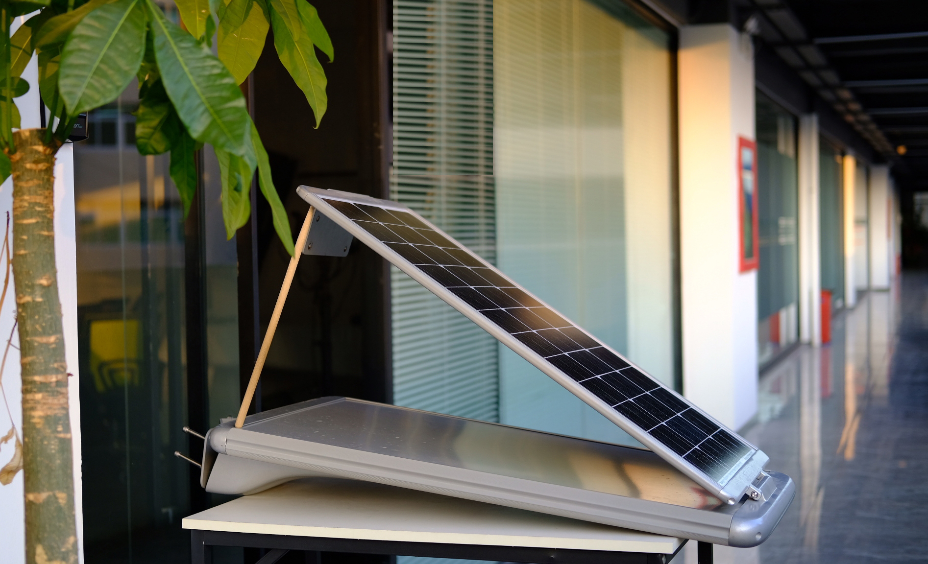 Palm Series 64W Foldable All-in-One Solar Street Light side view