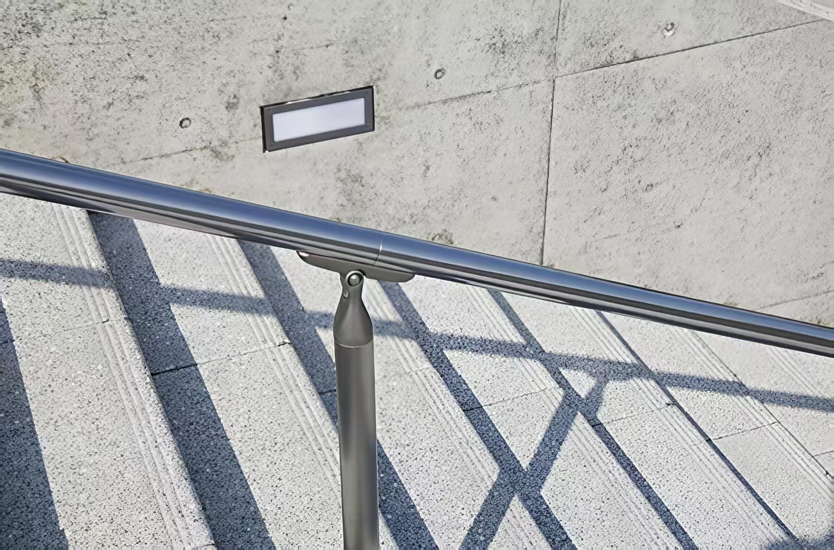 Case of stainless steel handrail for balcony