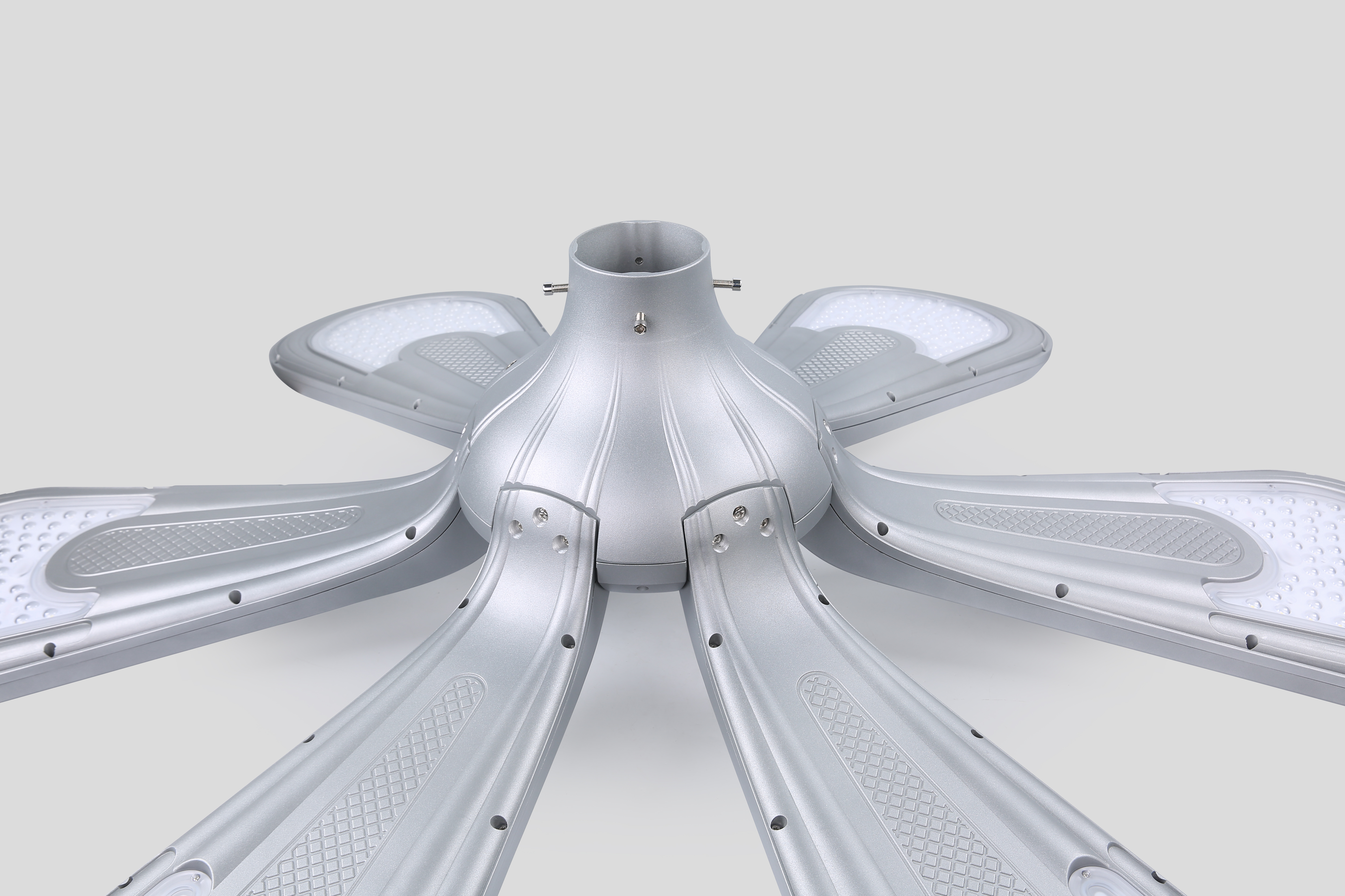 Lily Series solar garden light detail view