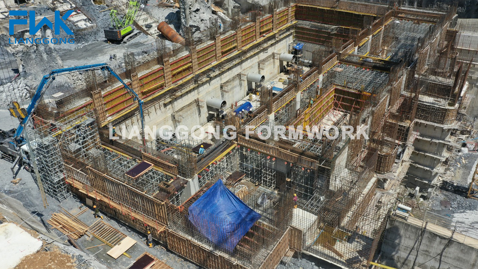 H20 timber beam formwork system in use on a large concrete structure in Indonesia