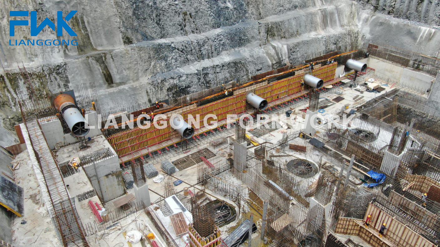 Cantilever Climbing Formwork on Kalimantan Dam project