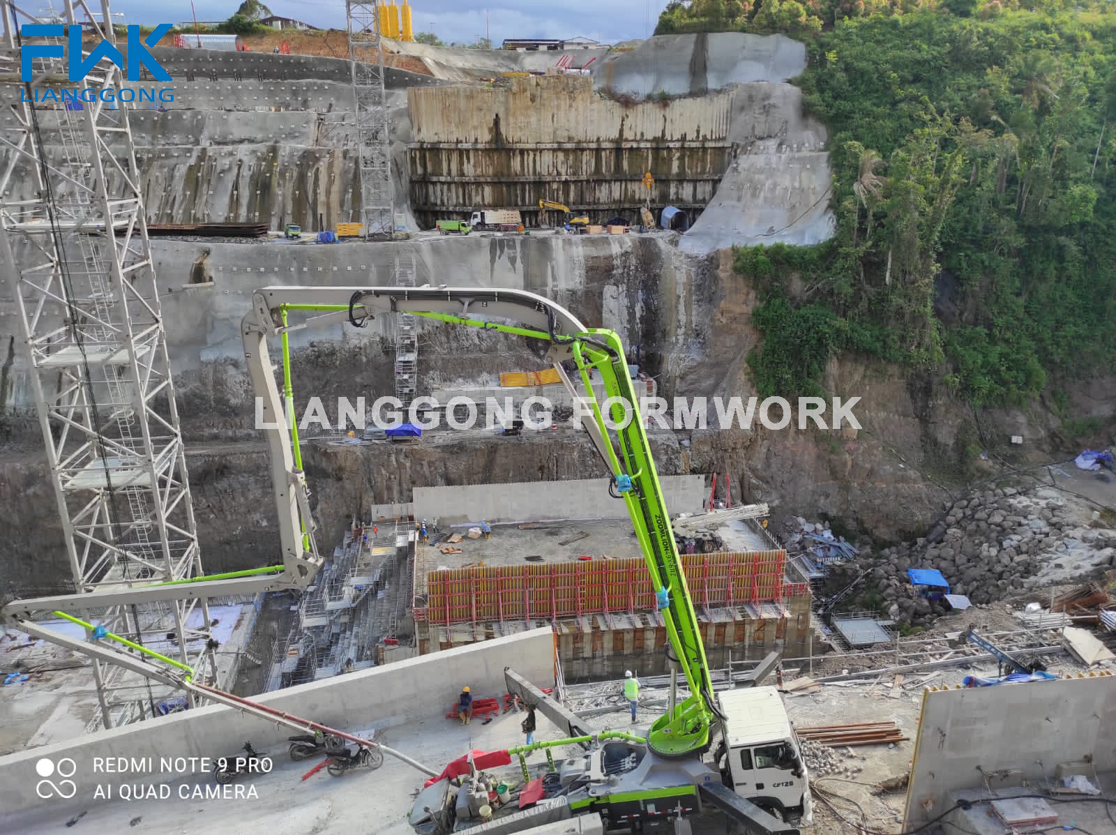 H20 Timber Beam Formwork on a dam project in Indonesia H20 Timber Beam Formwork system in use on a large dam structure in Indonesia