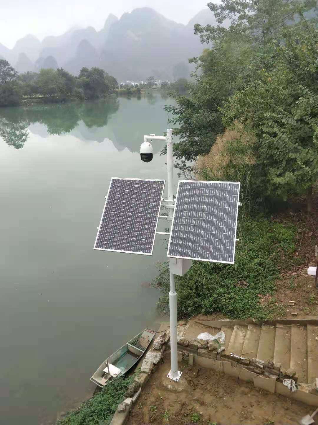 200W100AH 4G solar CCTV camera installed for city surveillance