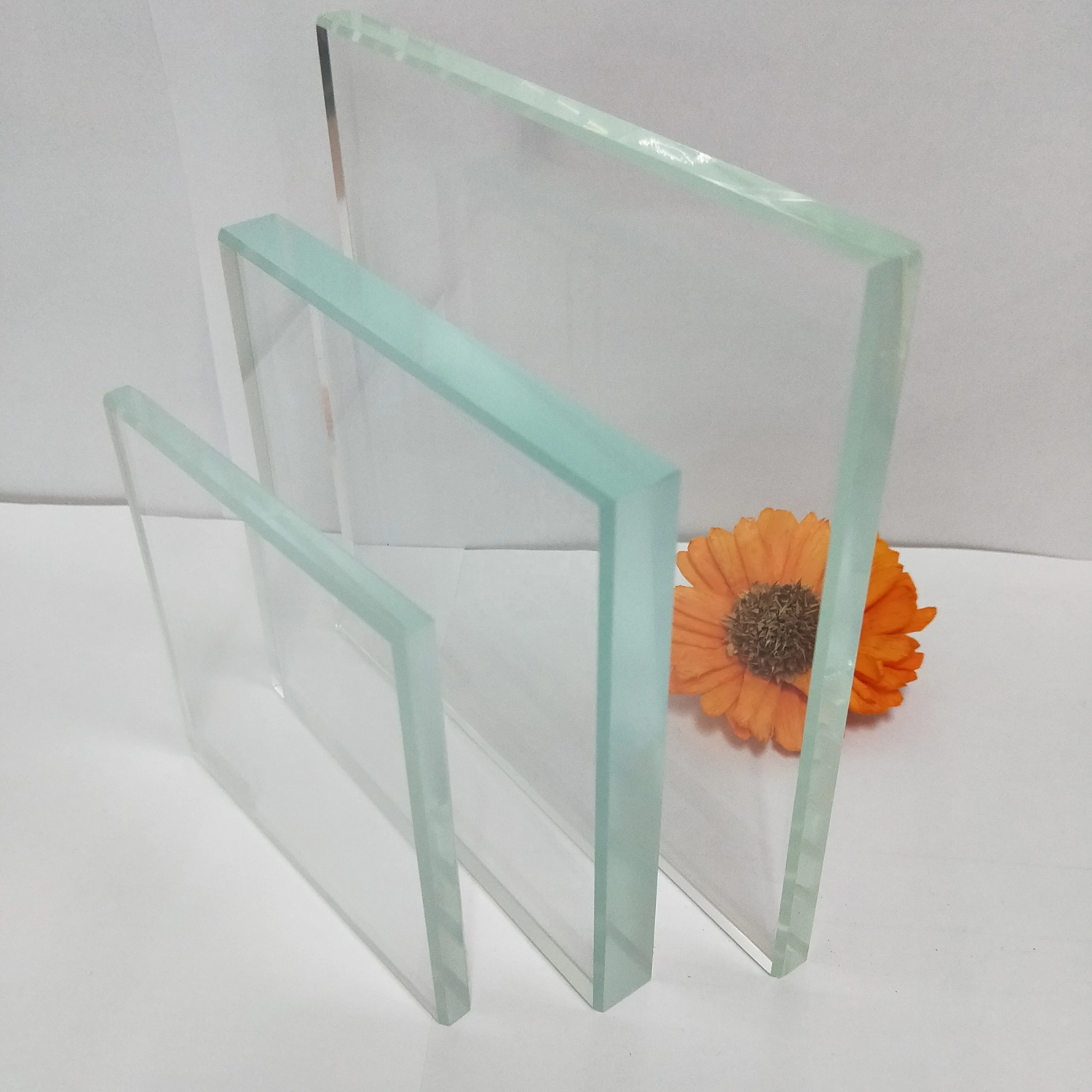 Low Iron Tempered Glass Sample