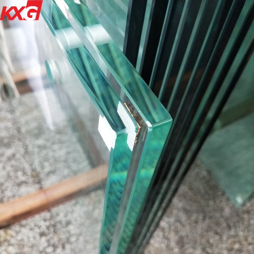 Glass edge processing comparison showing polished vs. seamed finish