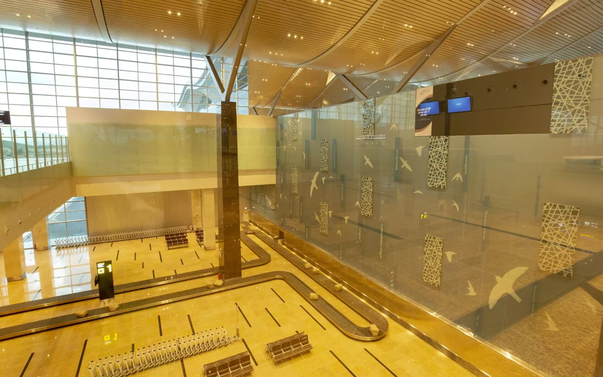 Silkscreen Printing Glass in Airport Application