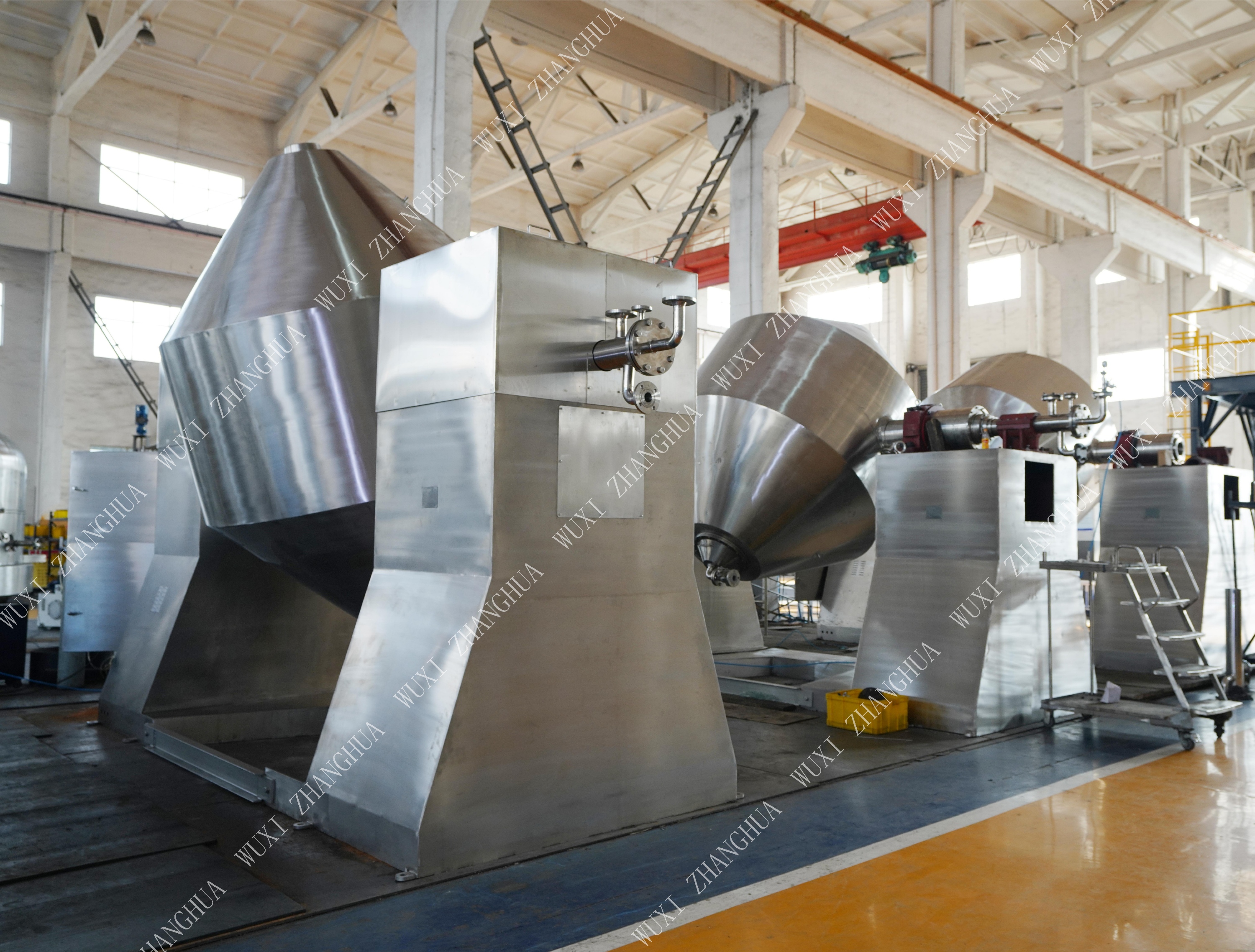 Hastelloy crystallizer for corrosive chemical applications
