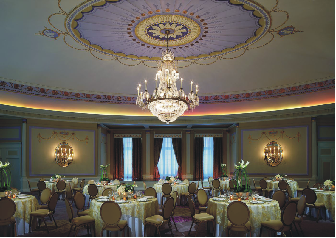 Dining room at Ritz-Carlton Montreal with fixed furniture