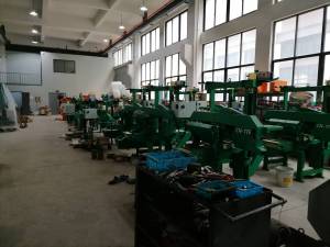 small woodworking band saw machine