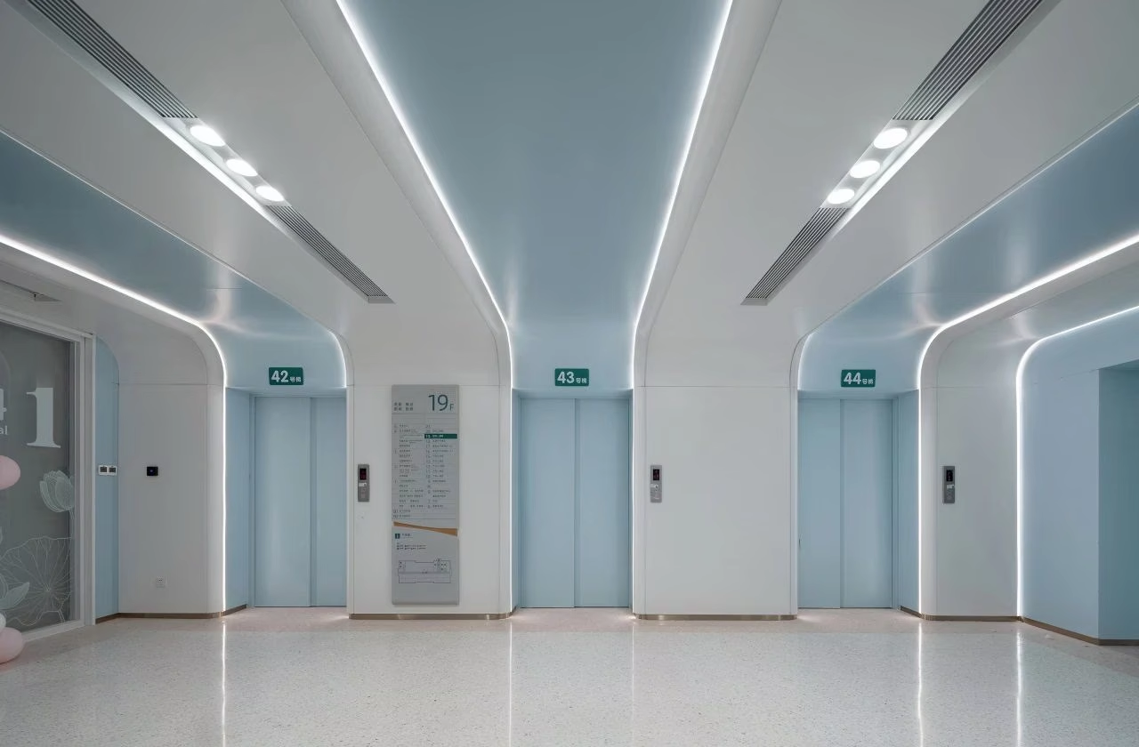 Small machine room elevator application context Public and commercial building application scene for small machine room elevator procurement