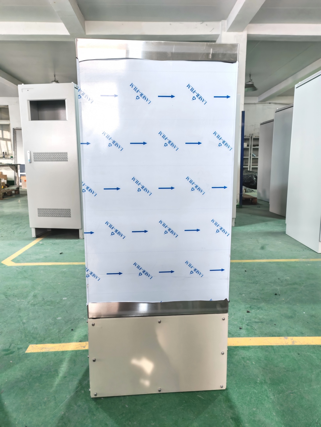 Stainless Steel Double-Door Outdoor Cabinet - Internal Layout