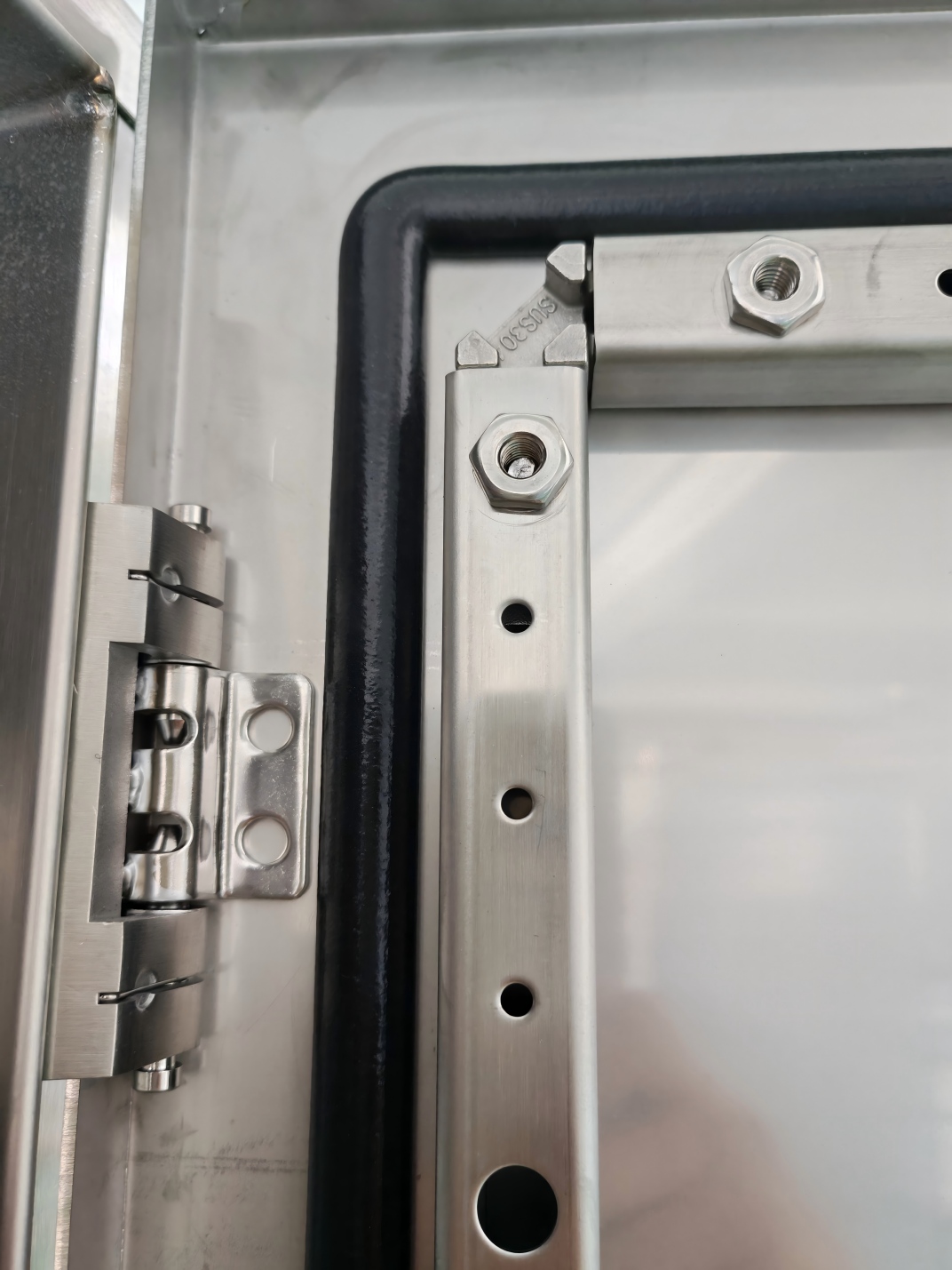 Cabinet rear cable entry