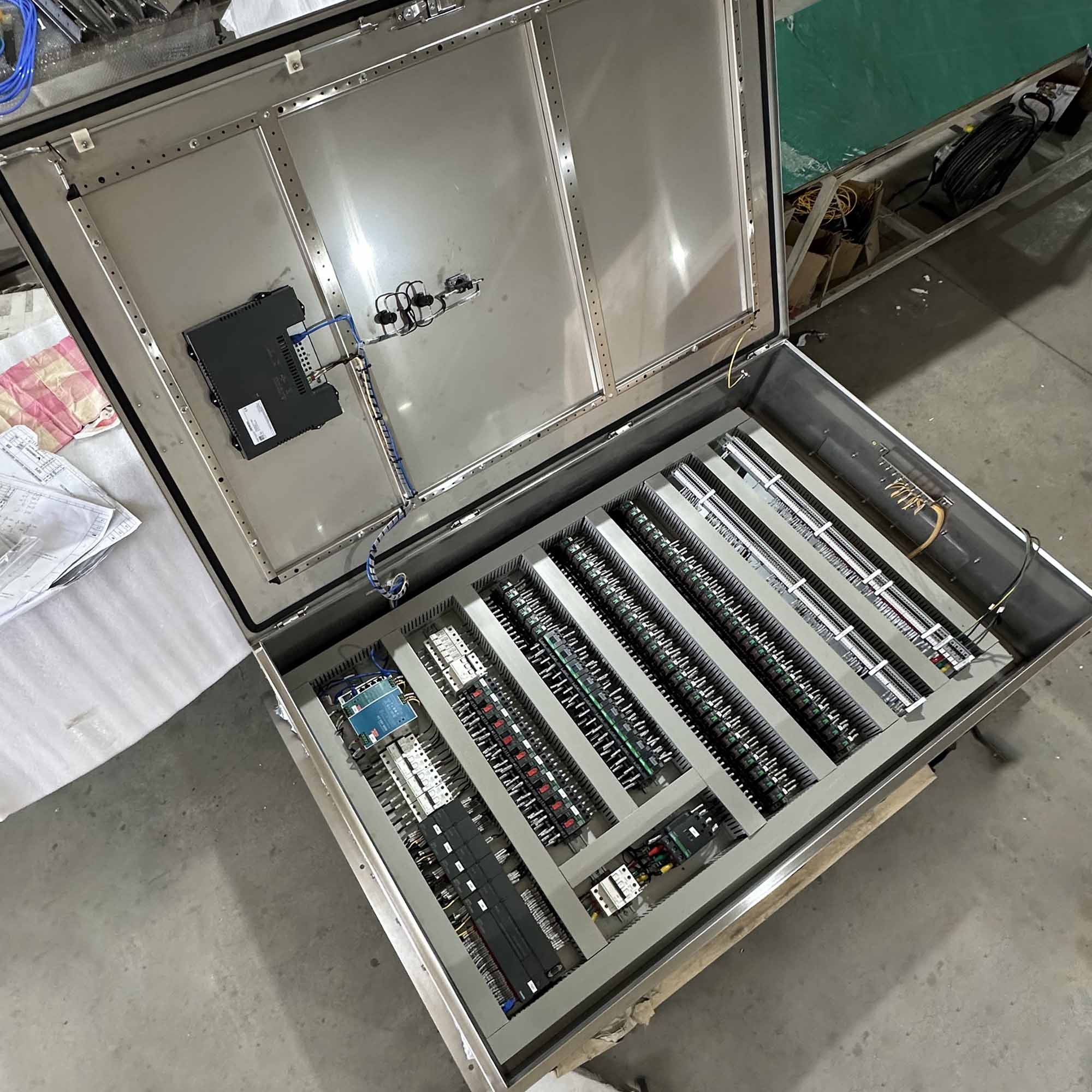 316 stainless steel PLC control cabinet rated IP65 for outdoor industrial automation projects