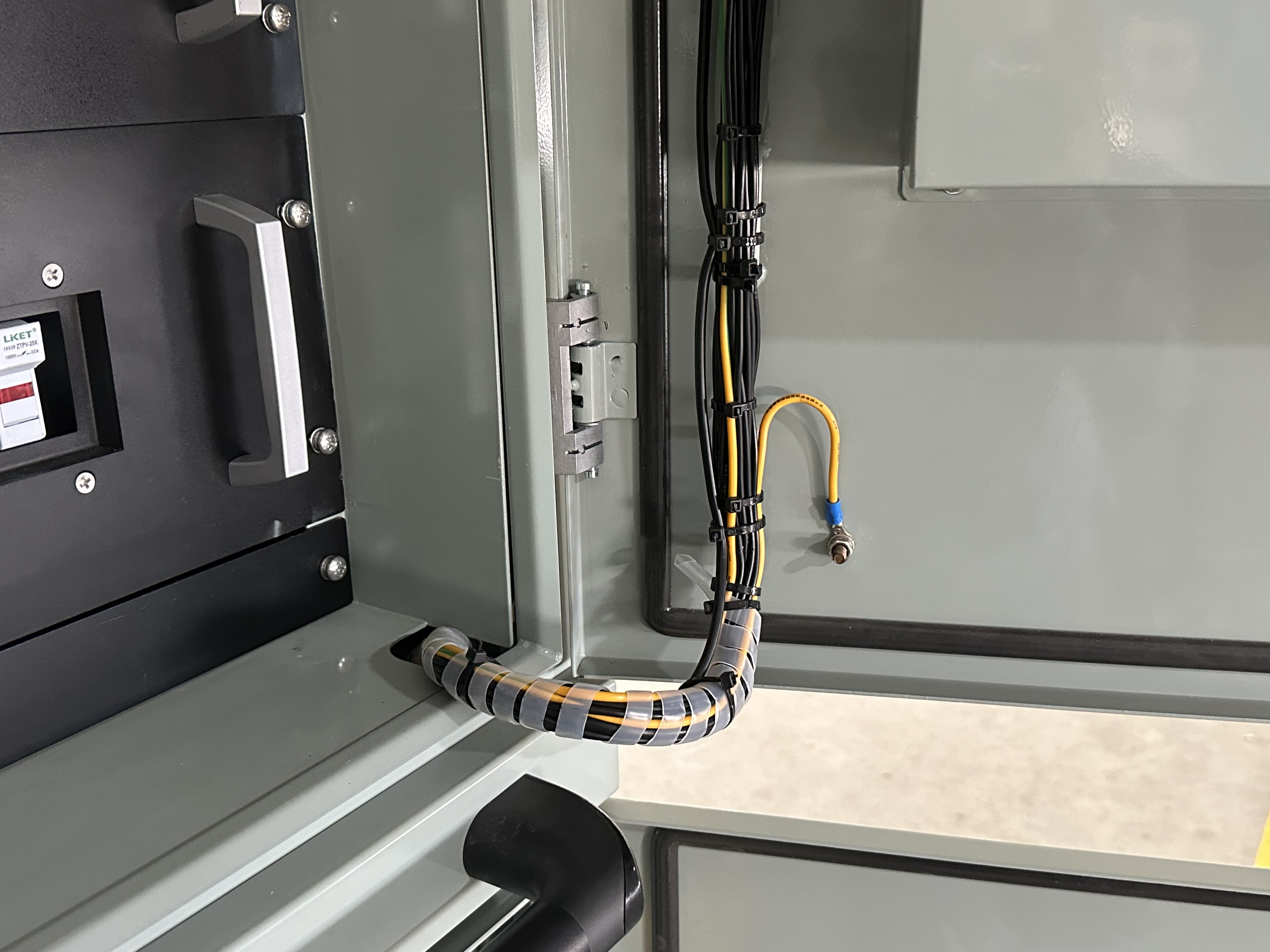 IP55 airport ground power control cabinet side view