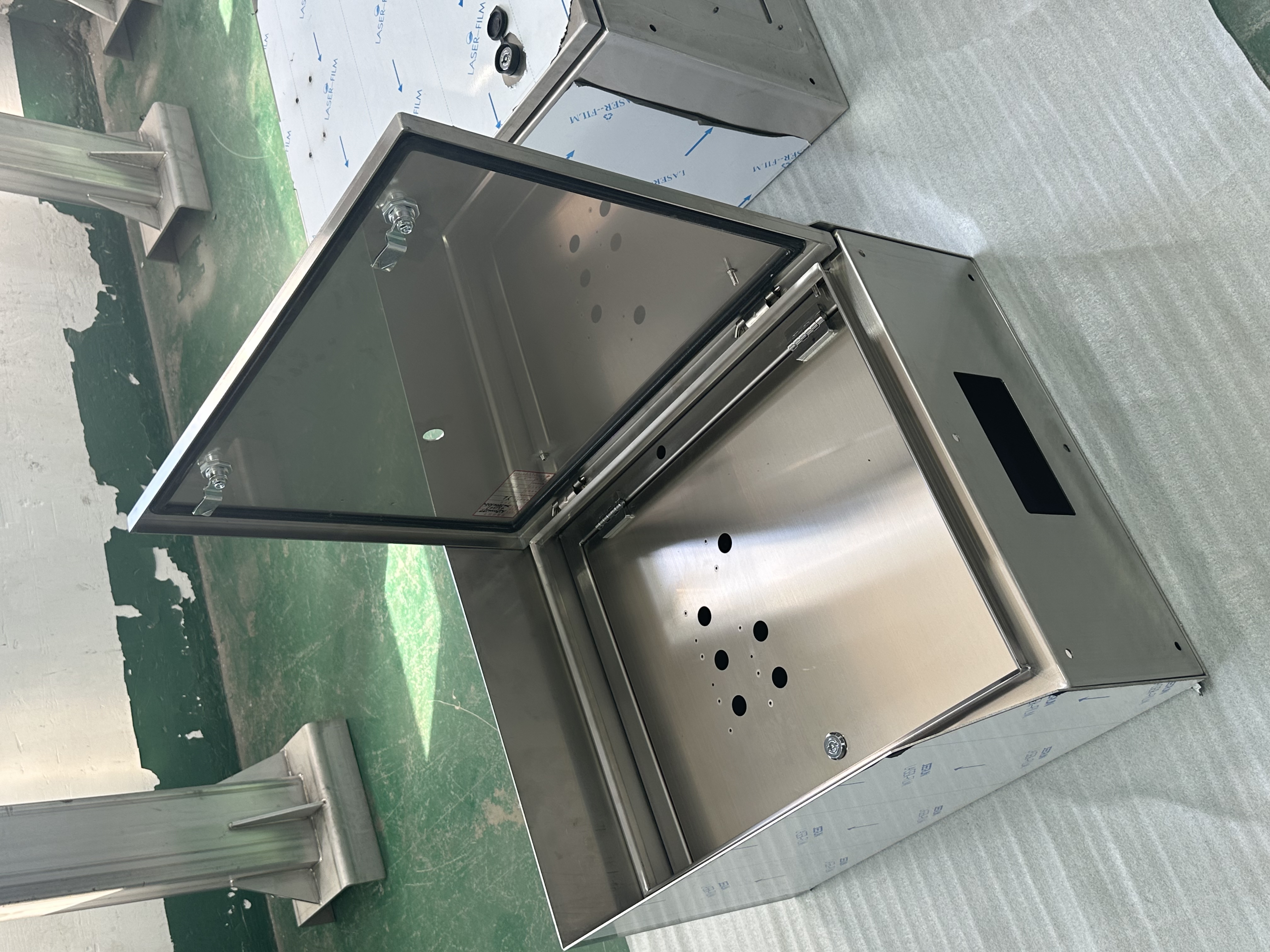 Electrical enclosure CTA