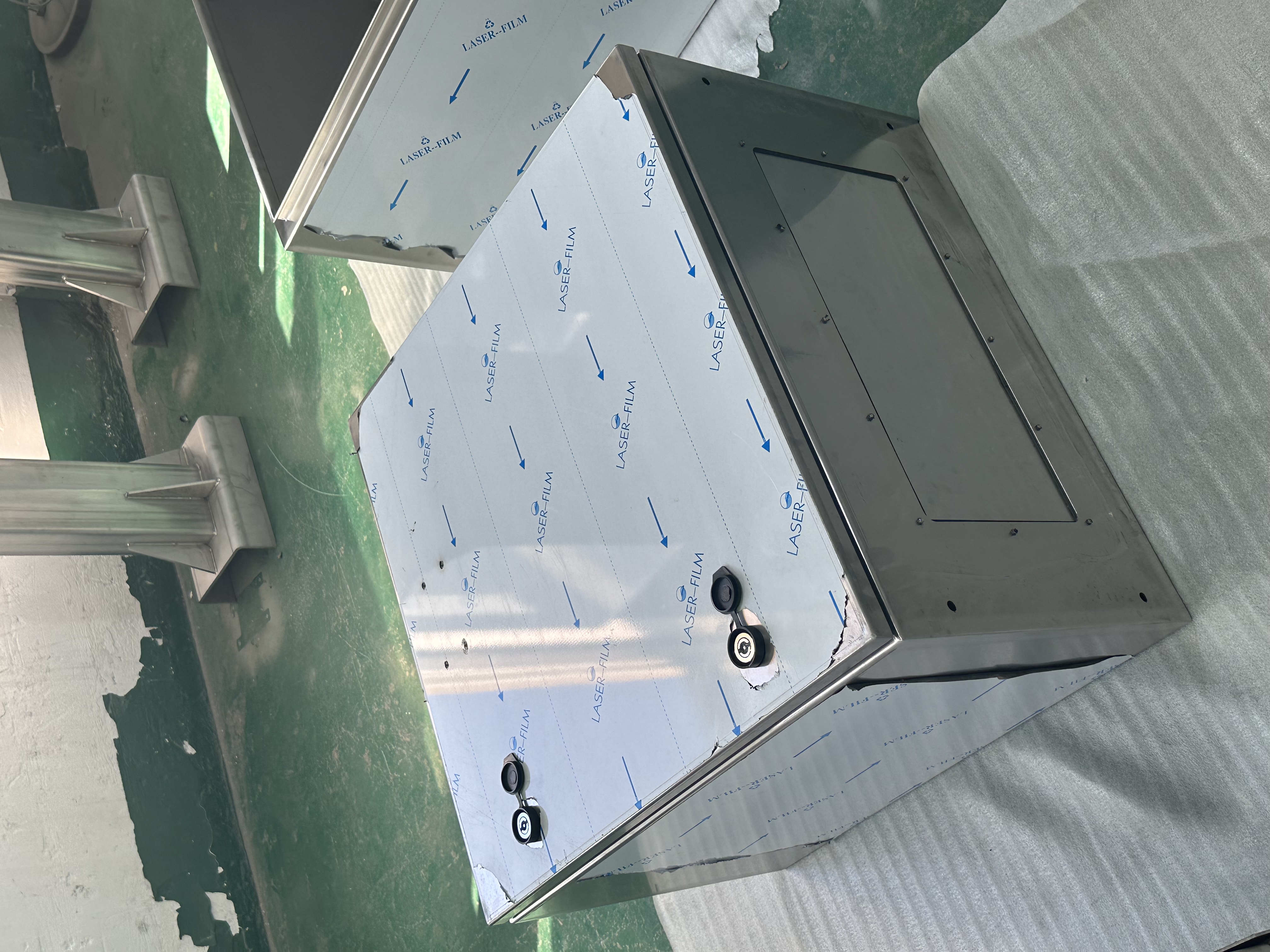 Wall-mounted Multi-meter Cupboard