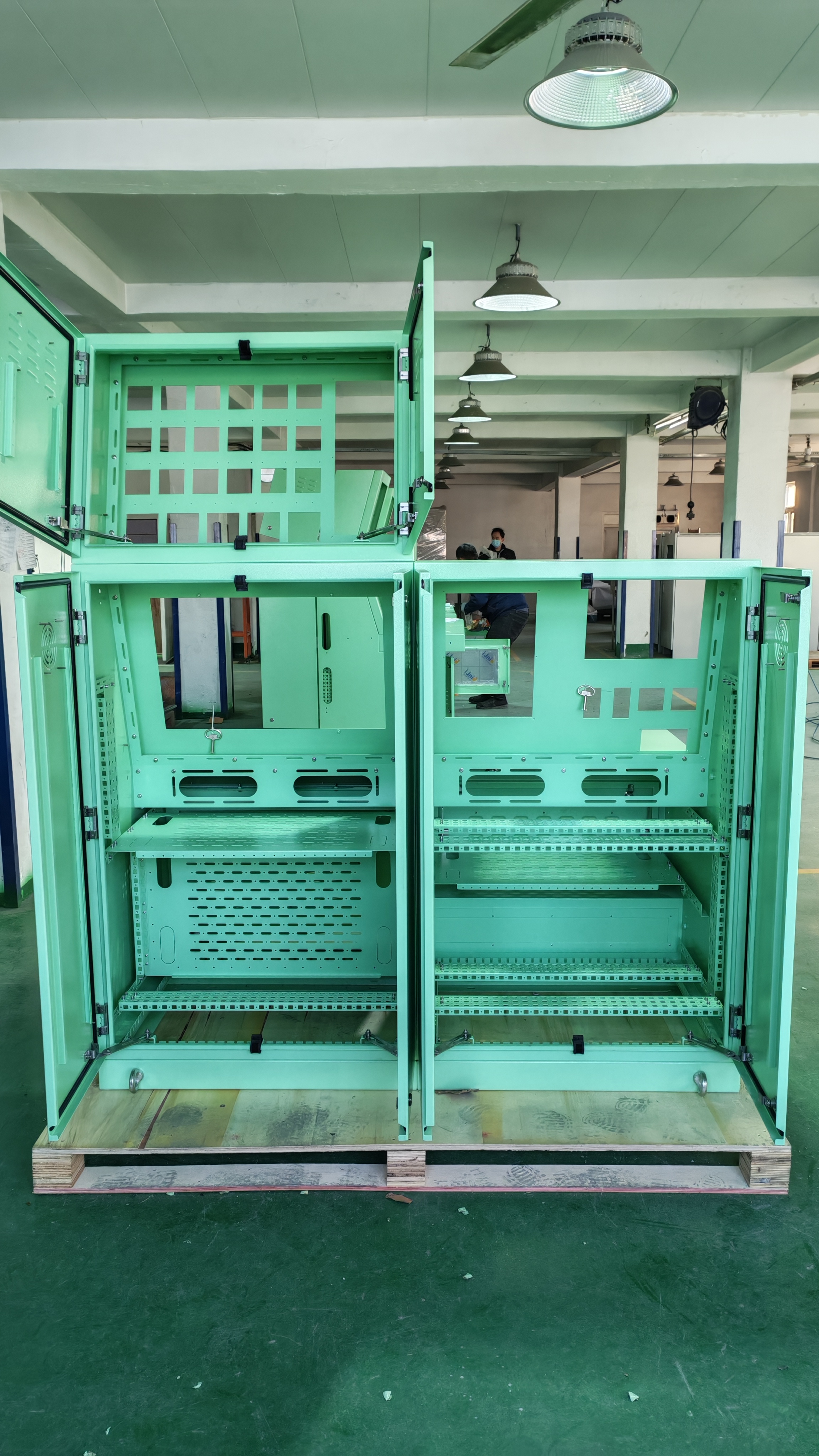 Industrial monitoring console with equipment