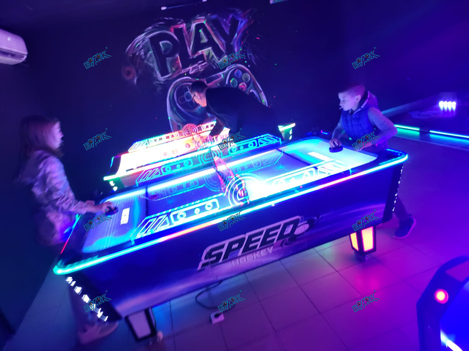 EPARK game machine manufacturer preparing claw machine and VR game machine shipments for global venues