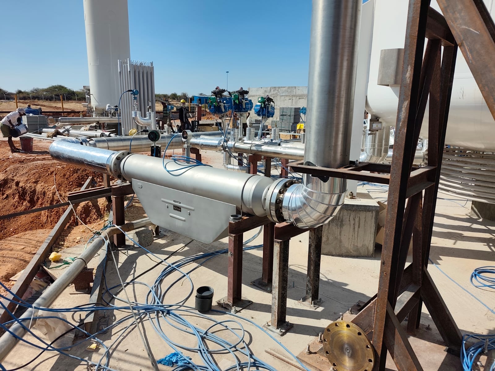 Coriolis mass flow meter for cryogenic liquid oxygen flow measurement