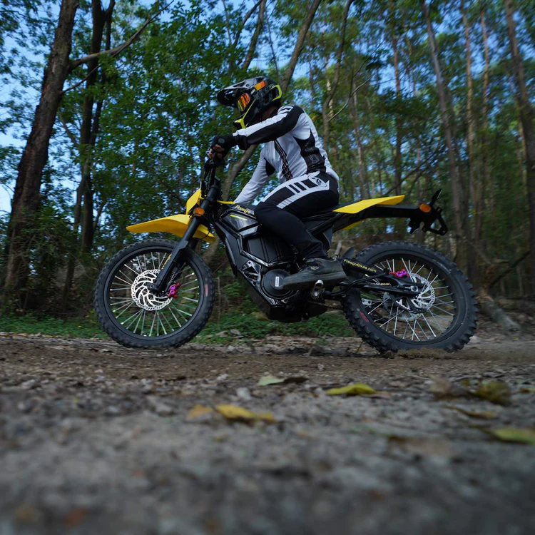 Freego Nova 5 on a forest trail