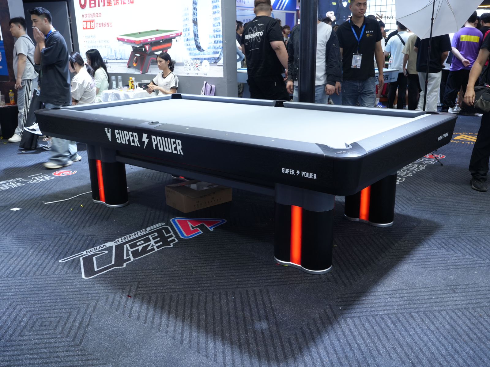 Red Phantom table close-up of playing surface