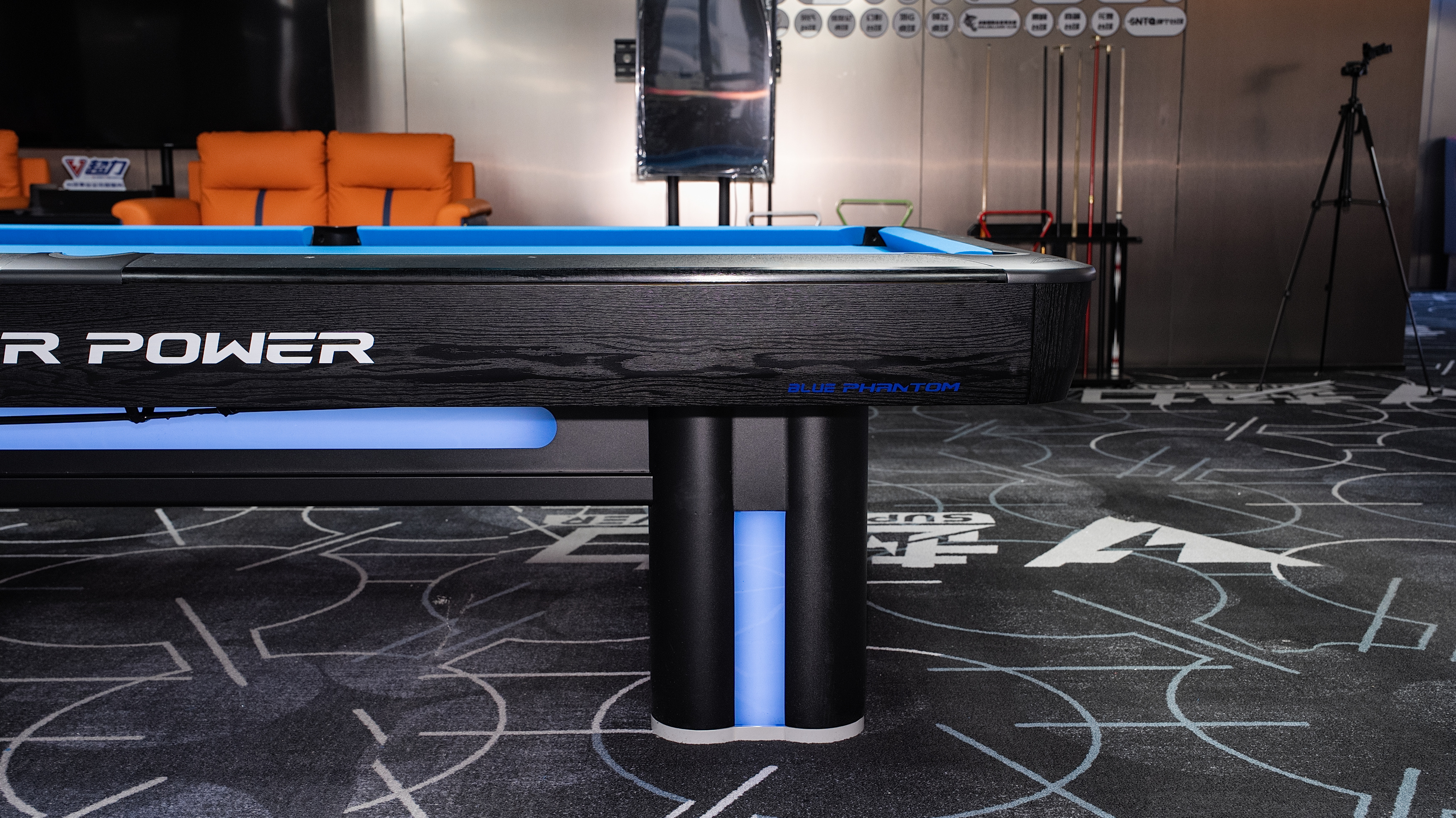 Solid wood American pool table for commercial venues