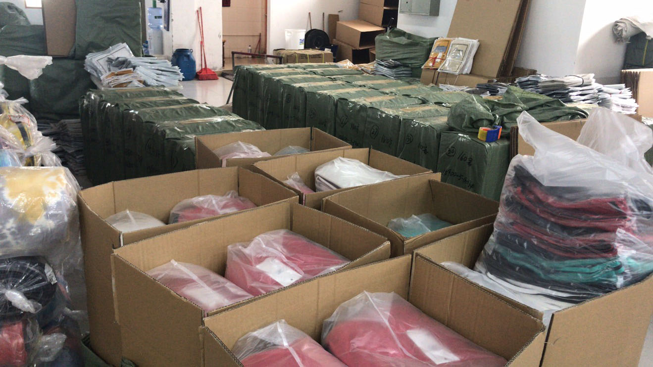 Qianshiwear bulk packing and packaging for export ready custom hoodie orders