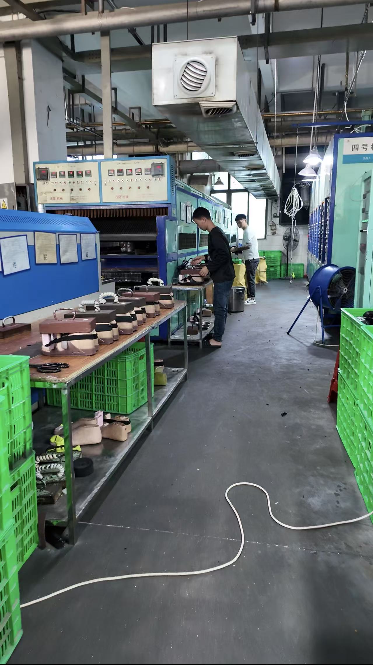 EVA injection workshop at Jerryfootprint factory