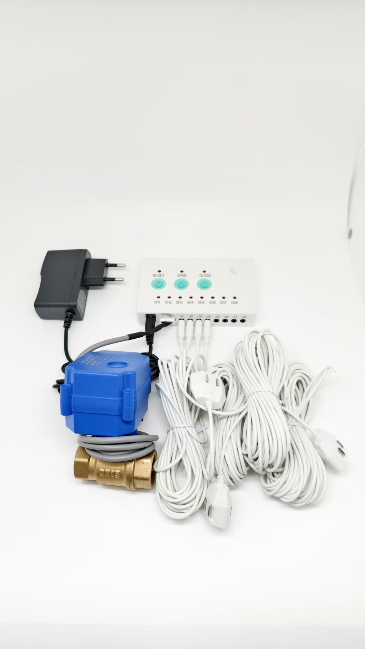 Wired water leak detector with 1m cable side view