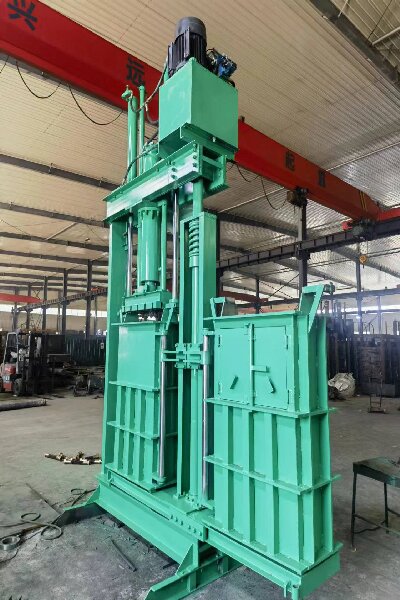NK-T90L Double chambers clothes baler - loading detail