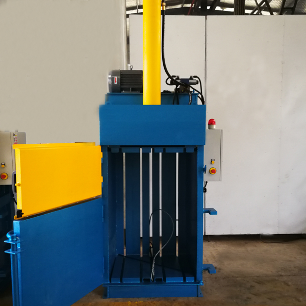 Vertical Baler NK6040T10 with bale