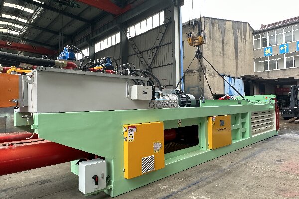 NKW180BD semi-automatic horizontal baler from nkbaler with conveyor feed