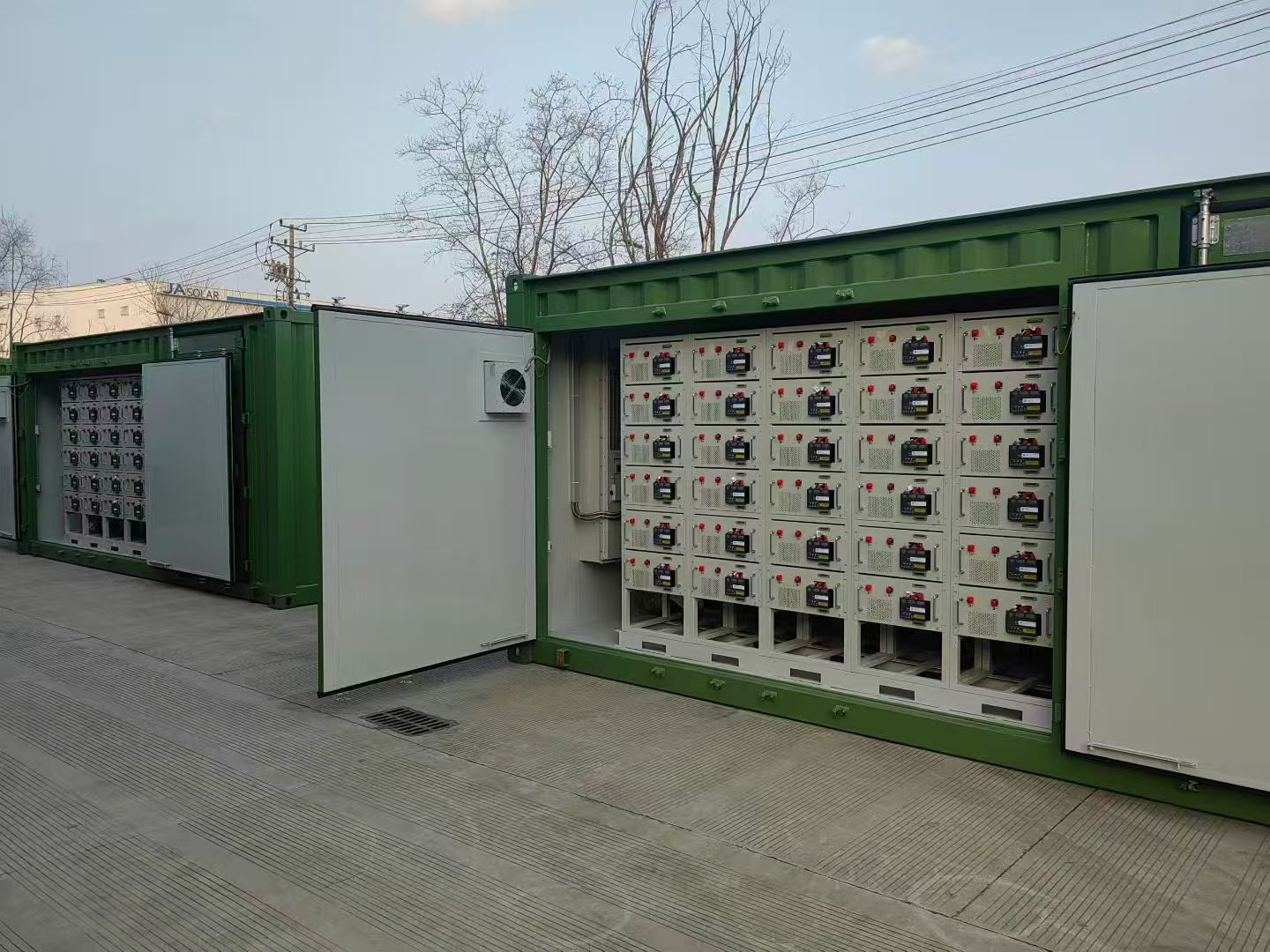 solar power system with battery storage for home energy storage