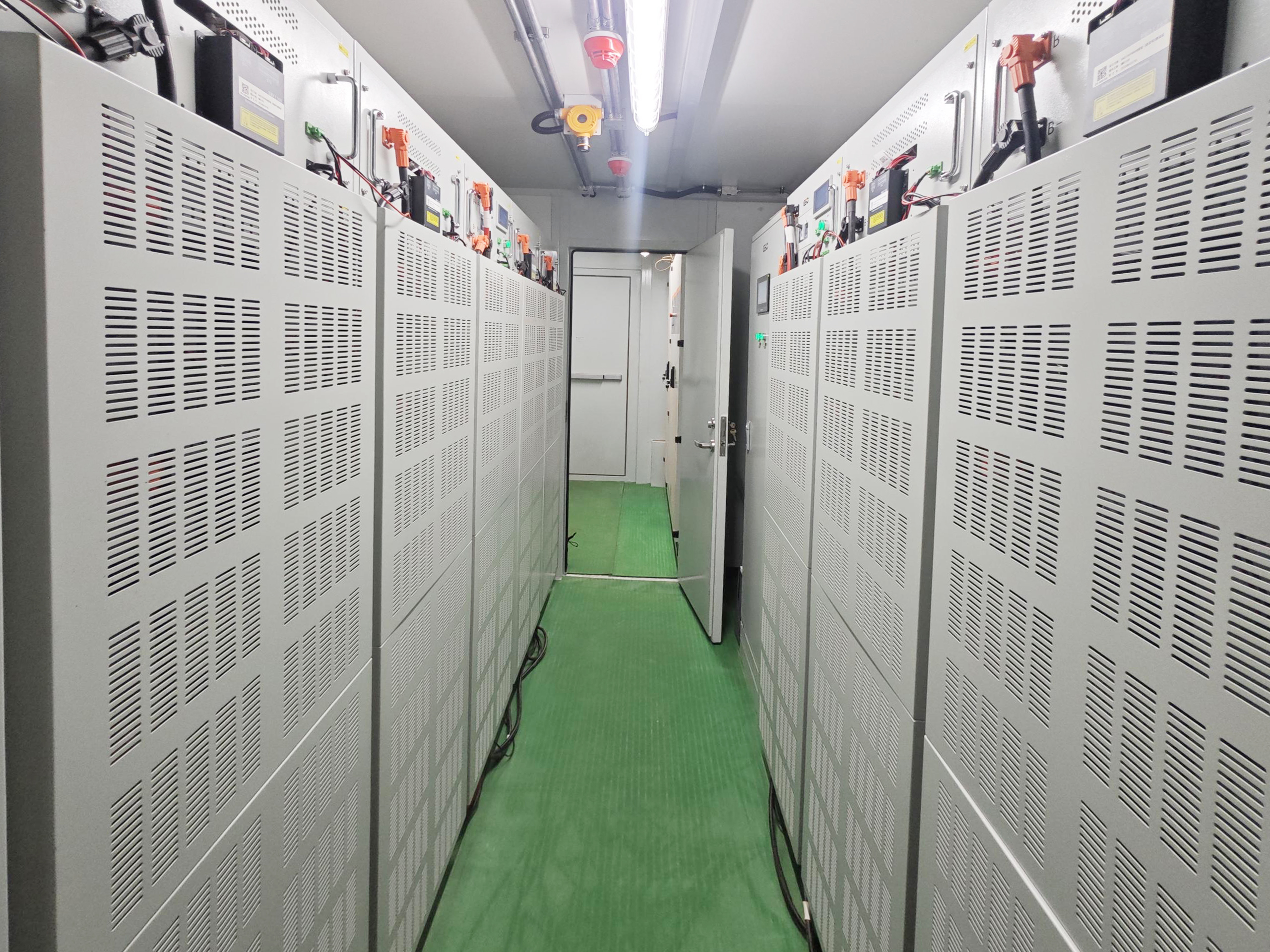 Container-based energy storage project installation for an industrial solar energy storage system