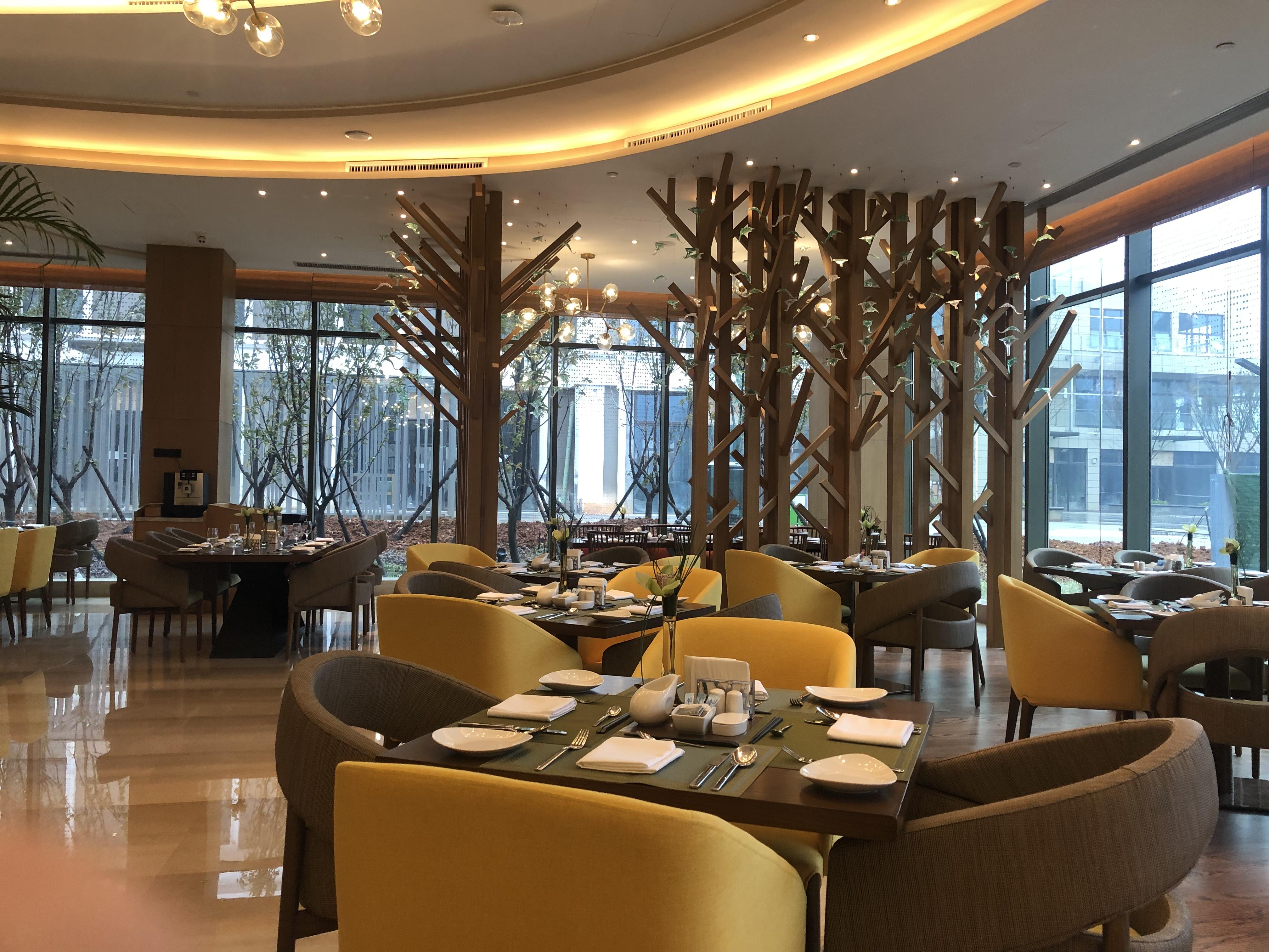 Elegant Hotel Restaurant Booth Seating & Dining Tables