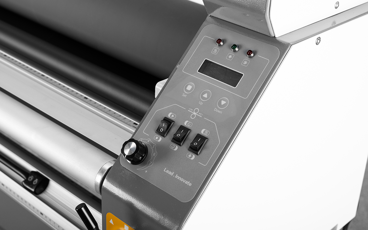 Heat assist cold lamination process on a MEFU roll laminator
