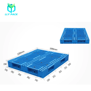 Plastic pallet