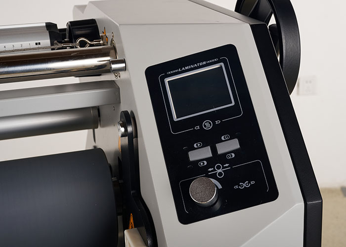 Pneumatic lifting system for pressure control on roll laminator