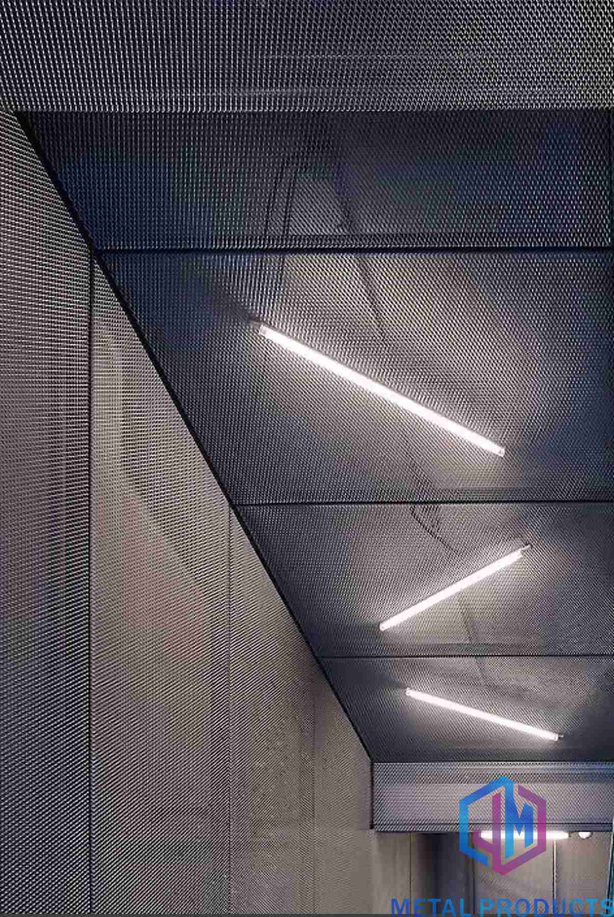 Expanded metal mesh panel with diamond openings for facade cladding