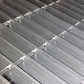 Correct Grating of Production Method, Materials, Mesh Size and Surface