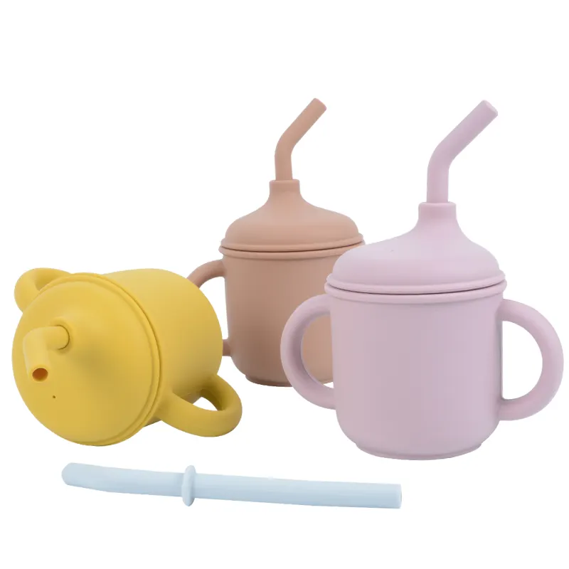 Silicone sippy cup with lid and handle