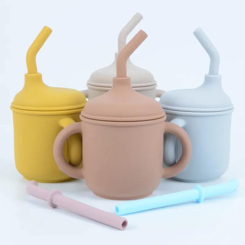 Silicone sippy cup with lid and handle