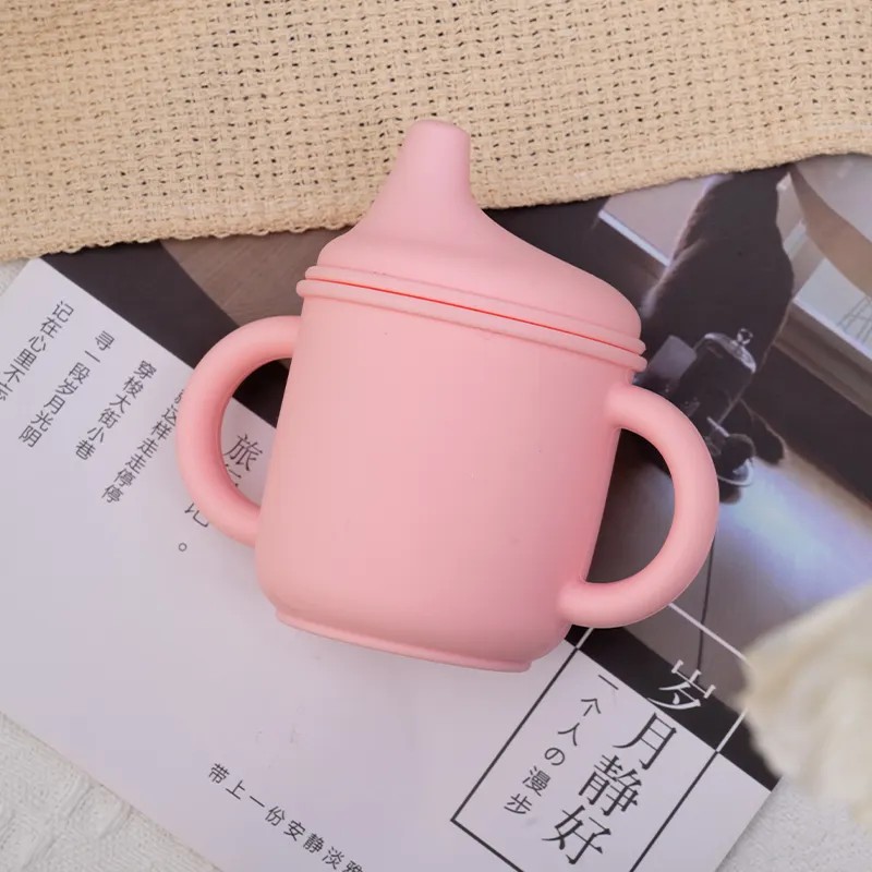 Silicone sippy cup with lid and handle