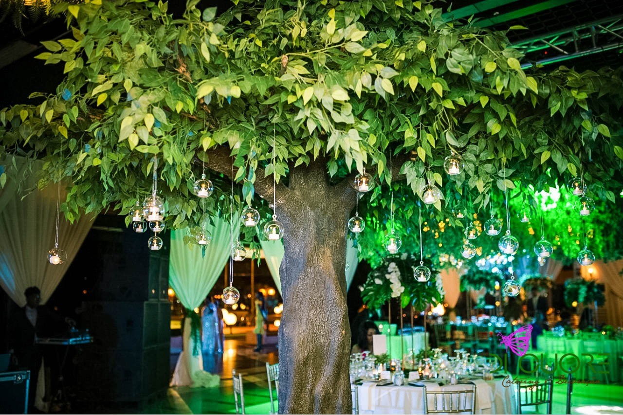 French restaurant with a 4-meter-high banyan tree