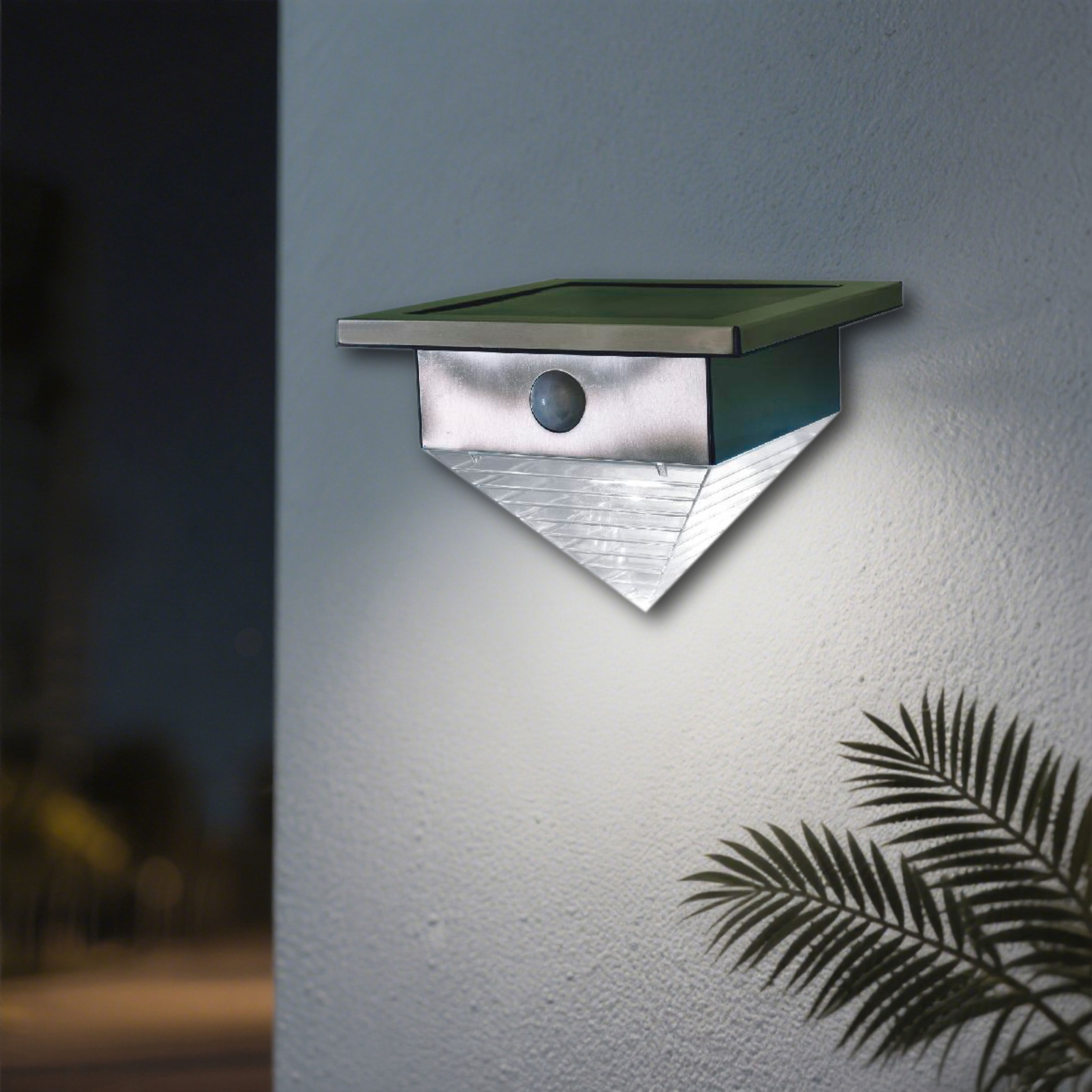 #slider-caption-0 LunaGlow Garden Beacon